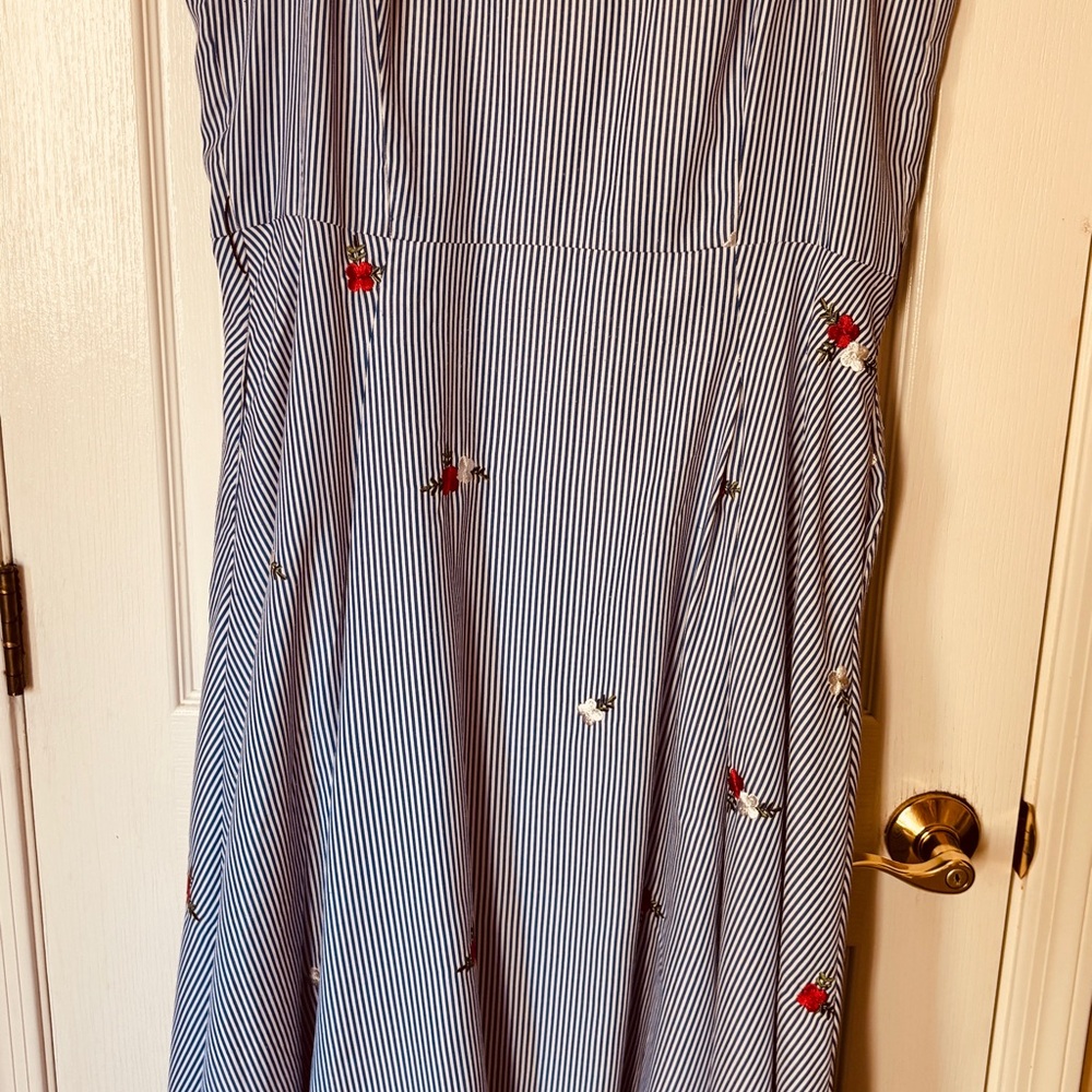 Tahari Blue & White Vertical Striped Sleeveless Dress with Floral Embroidery - Picture 5 of 10
